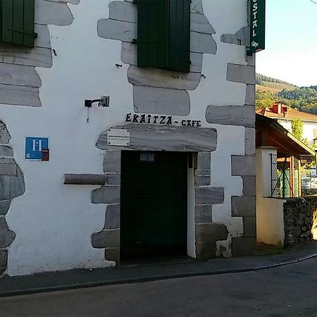 Hotel Hostal Ekaitza Lesaka Esterno foto