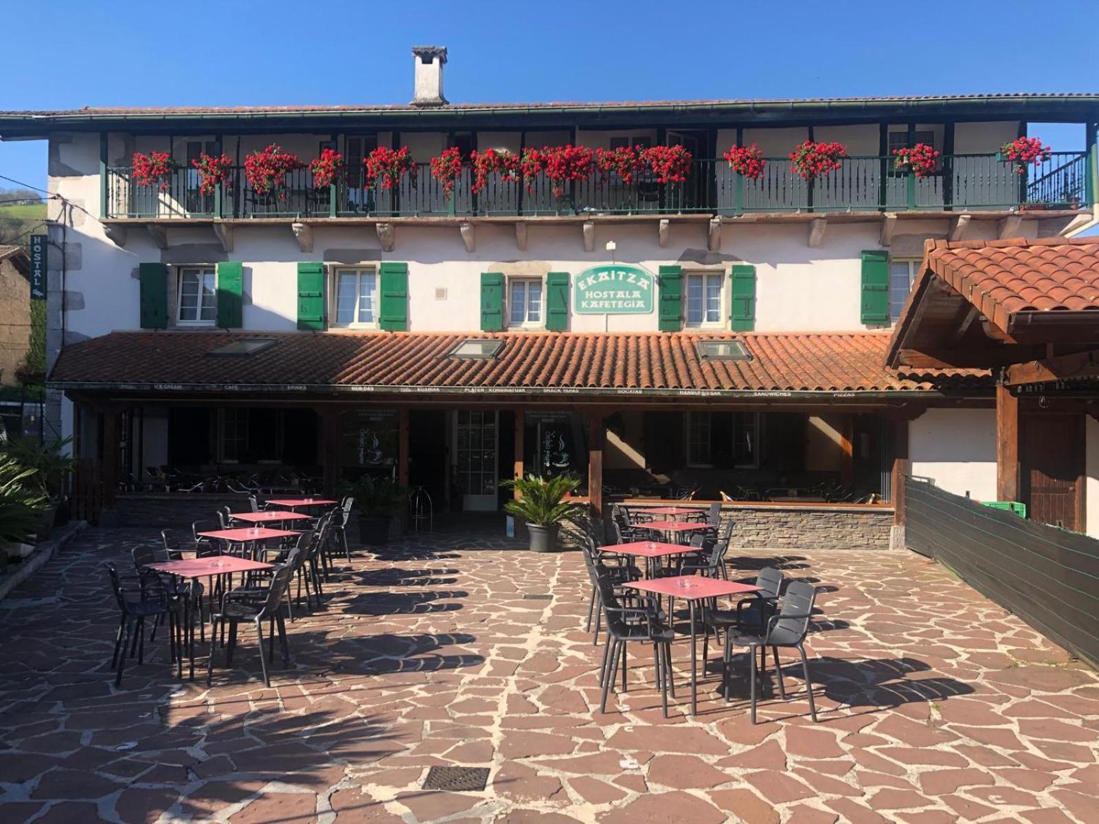Hotel Hostal Ekaitza Lesaka Esterno foto